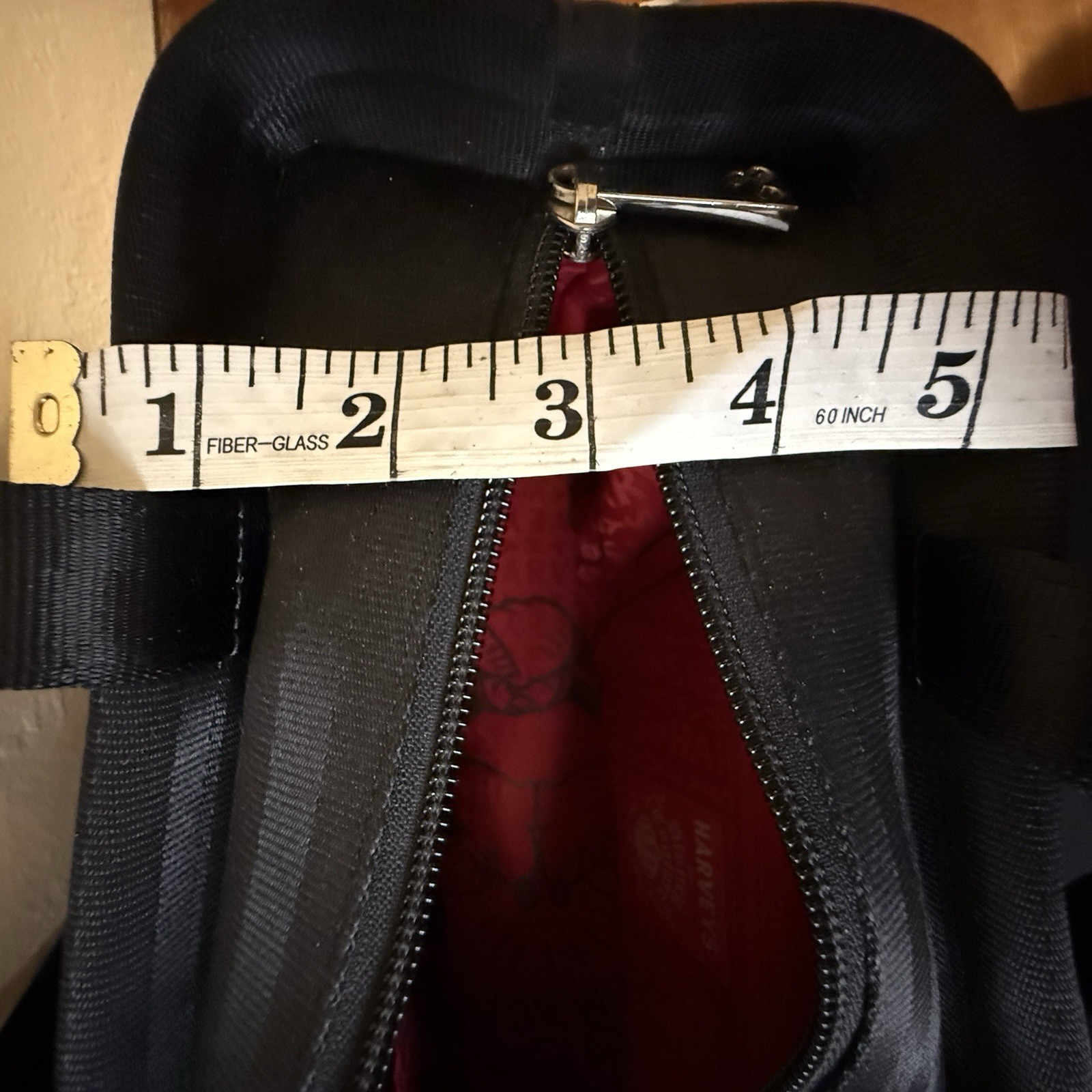 Harveys Disney Couture Minnie & Mickey Love Kiss Sketch Seatbelt Bag NWOT