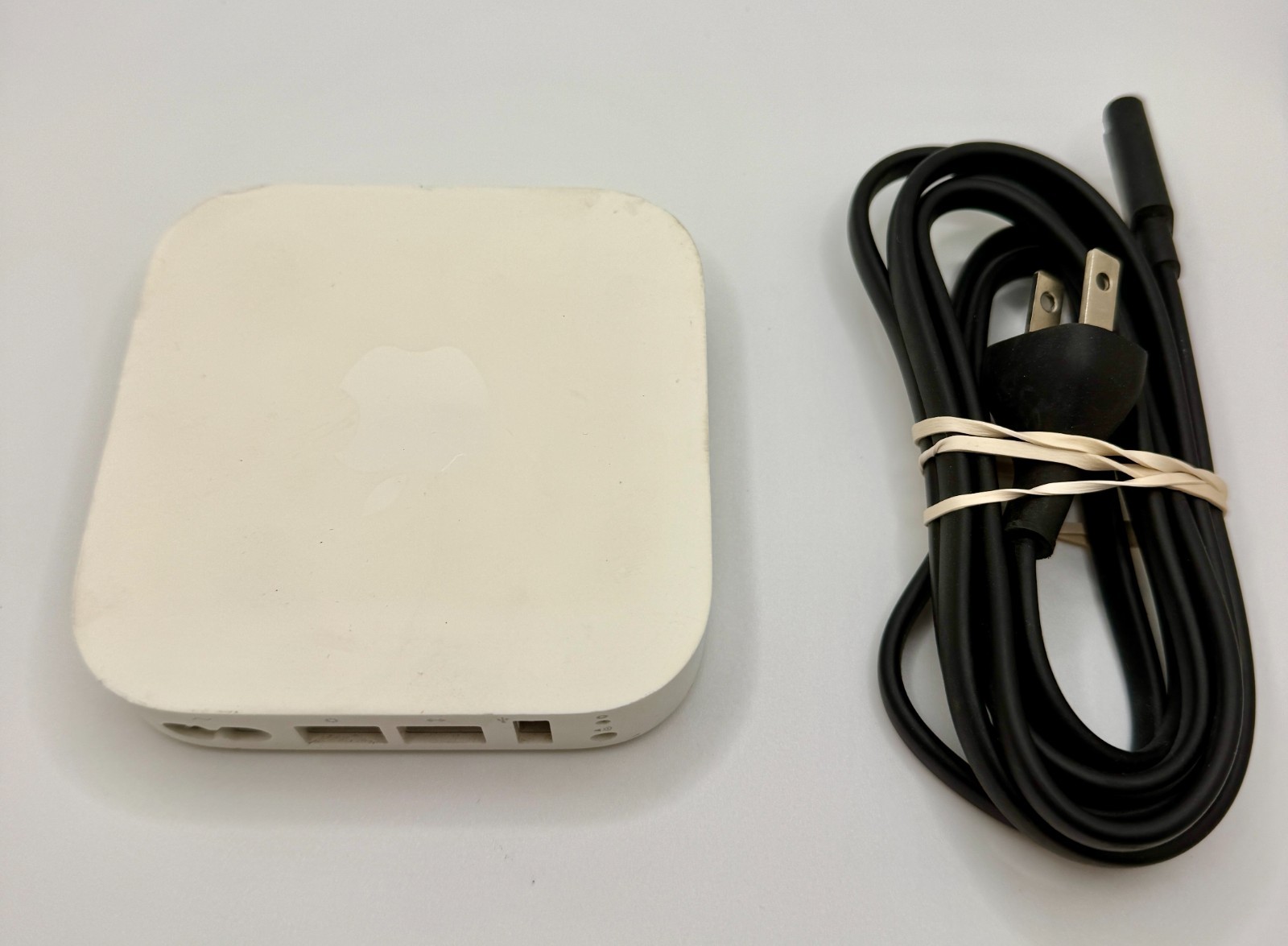 Apple AirPort Express A1392 2nd Gen Wireless Router Base Station White