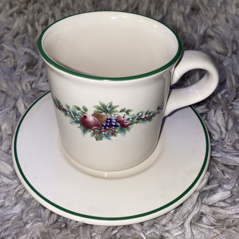Pfaltzgraff Holly Joy 4 pc Place Setting