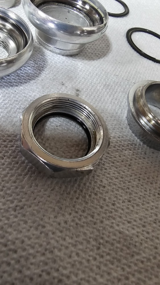 Tange 1” threaded headset Good Functional Condition