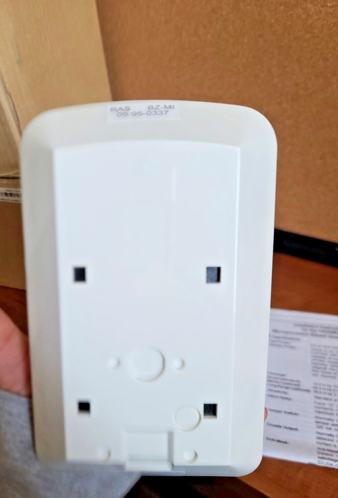 Bosch DS308EA Microprocessor based Quad PIR Intrusion Detector W/O SCREW PACK