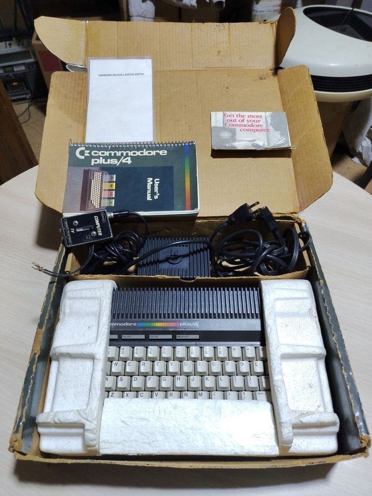 COMMODORE PLUS/4 COMPUTER +4 NTSC Boxed, Vintage