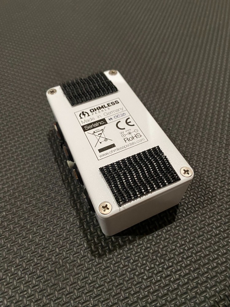 Ohmless pedals Camper TX White Pedalboard interface