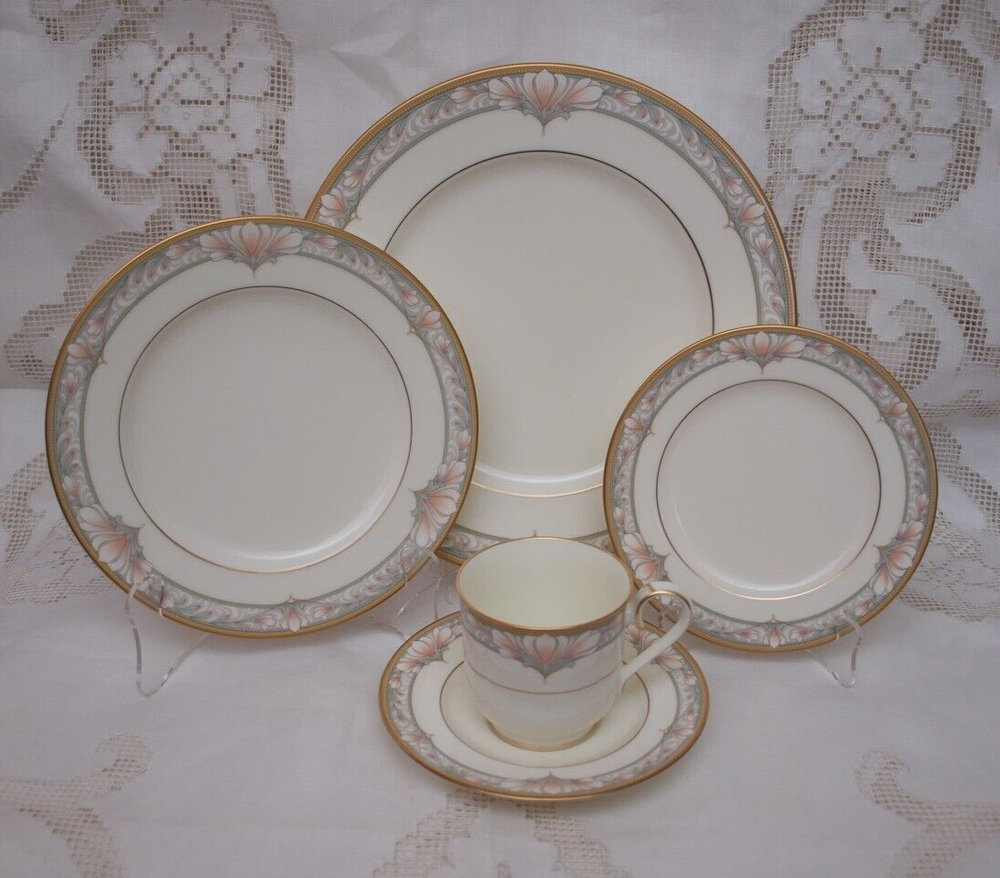 20 Pc Noritake BARRYMORE Set Bone China 9737 Dinnerware EUC