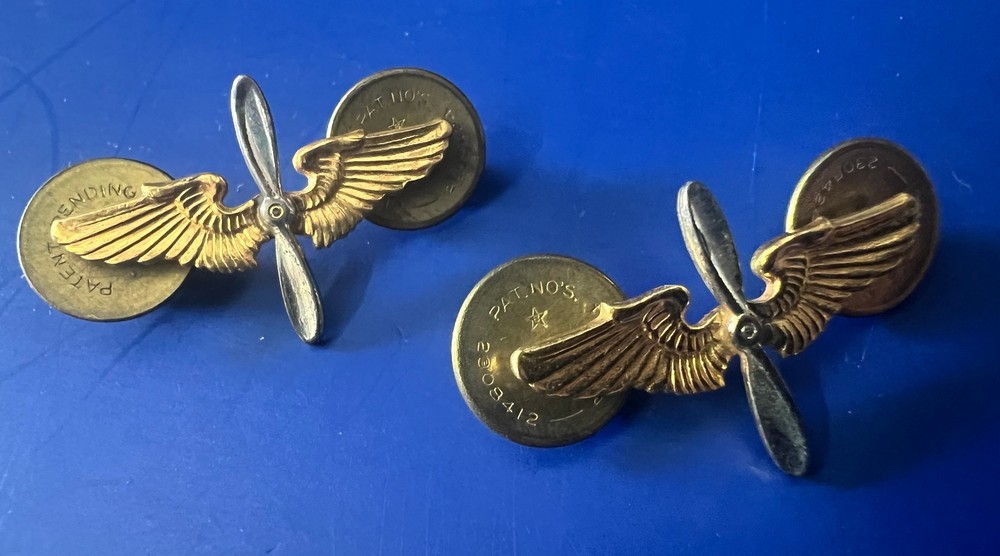 ARMY AIR FORCES OFFICER’S WING & PROP LAPEL INSIGNIA-