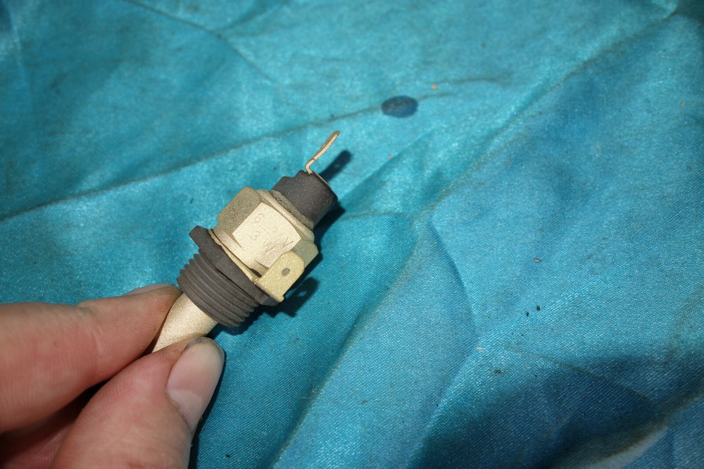 BMW e10 2002 e3 e9 temperature switch intake system temp switch intake system CS