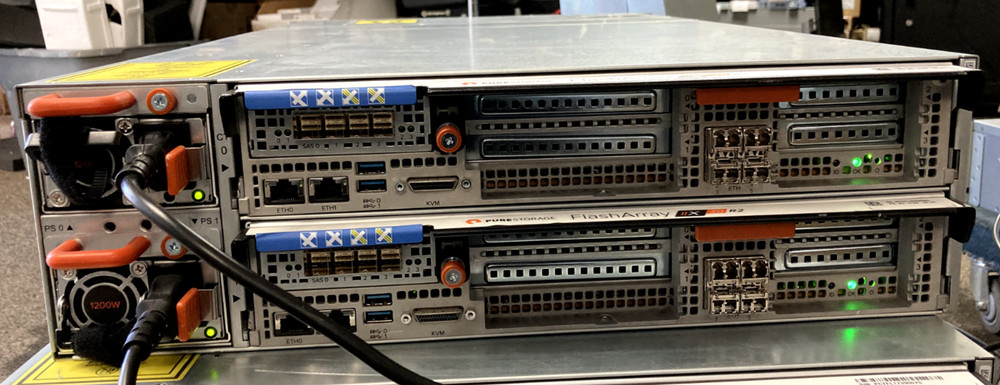 PURESTORAGE 2x FLASHARRAY X20-R2 CONTROLLER 2x Silver 4114 192GB RAM NO SSD