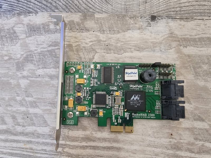 HighPoint RocketRAID 2300 PCI-E SATAII RAID Controller 4-Channel
