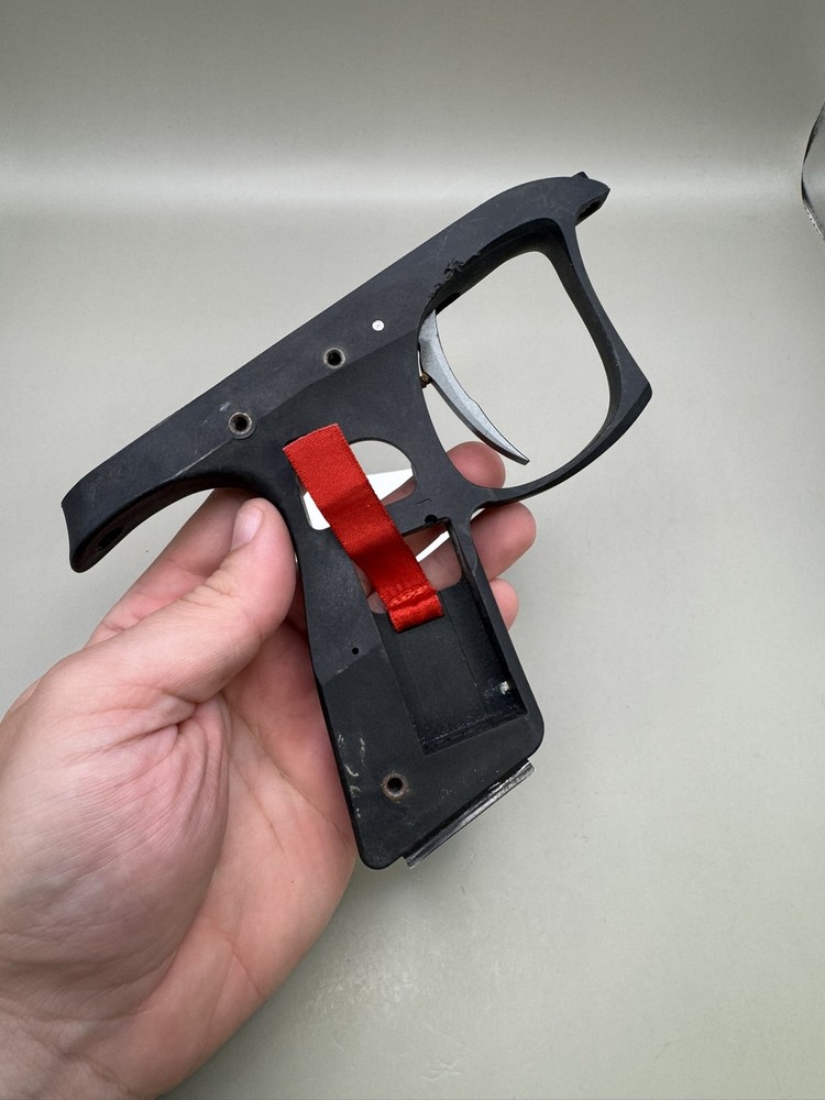 Dye Prize Frame Black