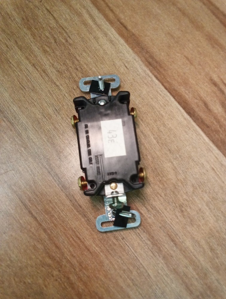 Lagrand Pass Seymour 3 Way Toggle Switch