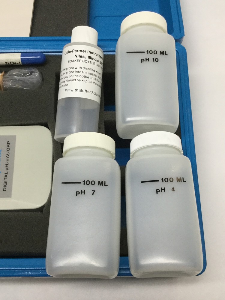 Cole-Parmer 05938-50 Digi-Sense Digital LCD pH/mV/ORP Meter Kit, 0-14pH, 9-Volt