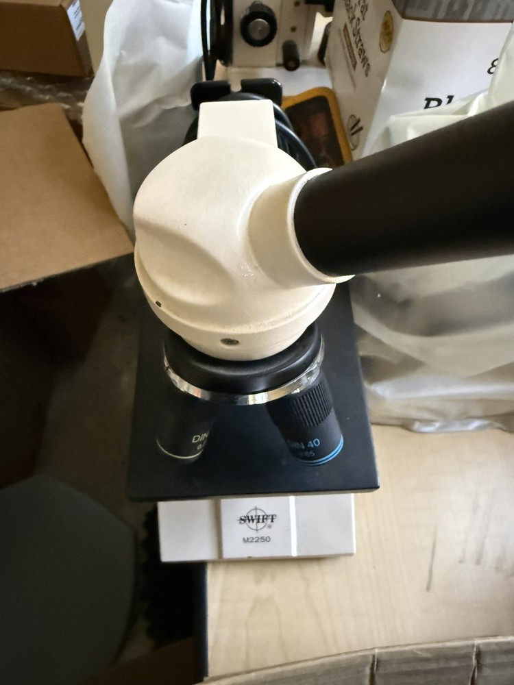 Swift Compound Microscope M2250