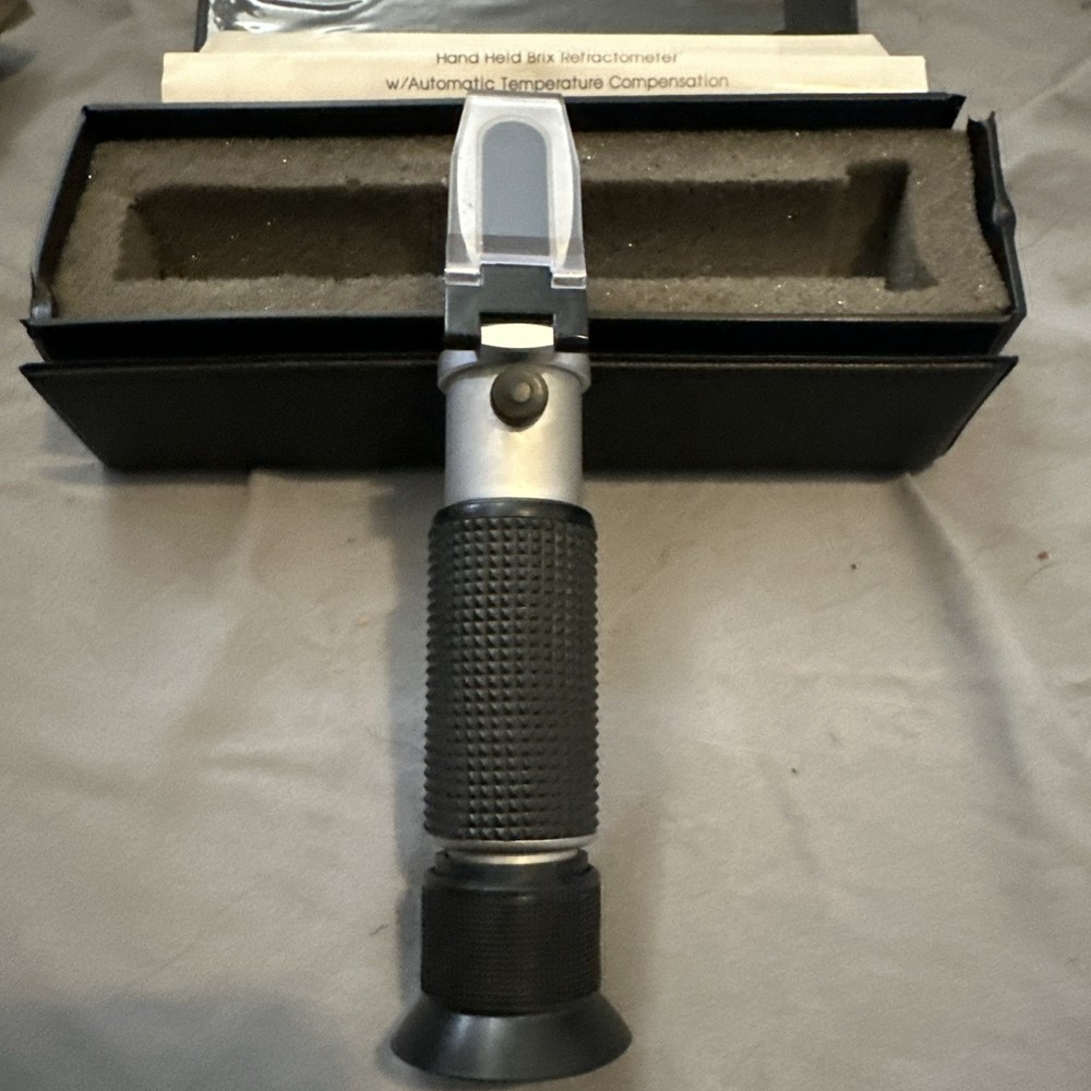 Link Hand Held Brix Portable Refractormeter. Case Has Some Damage See Pictures