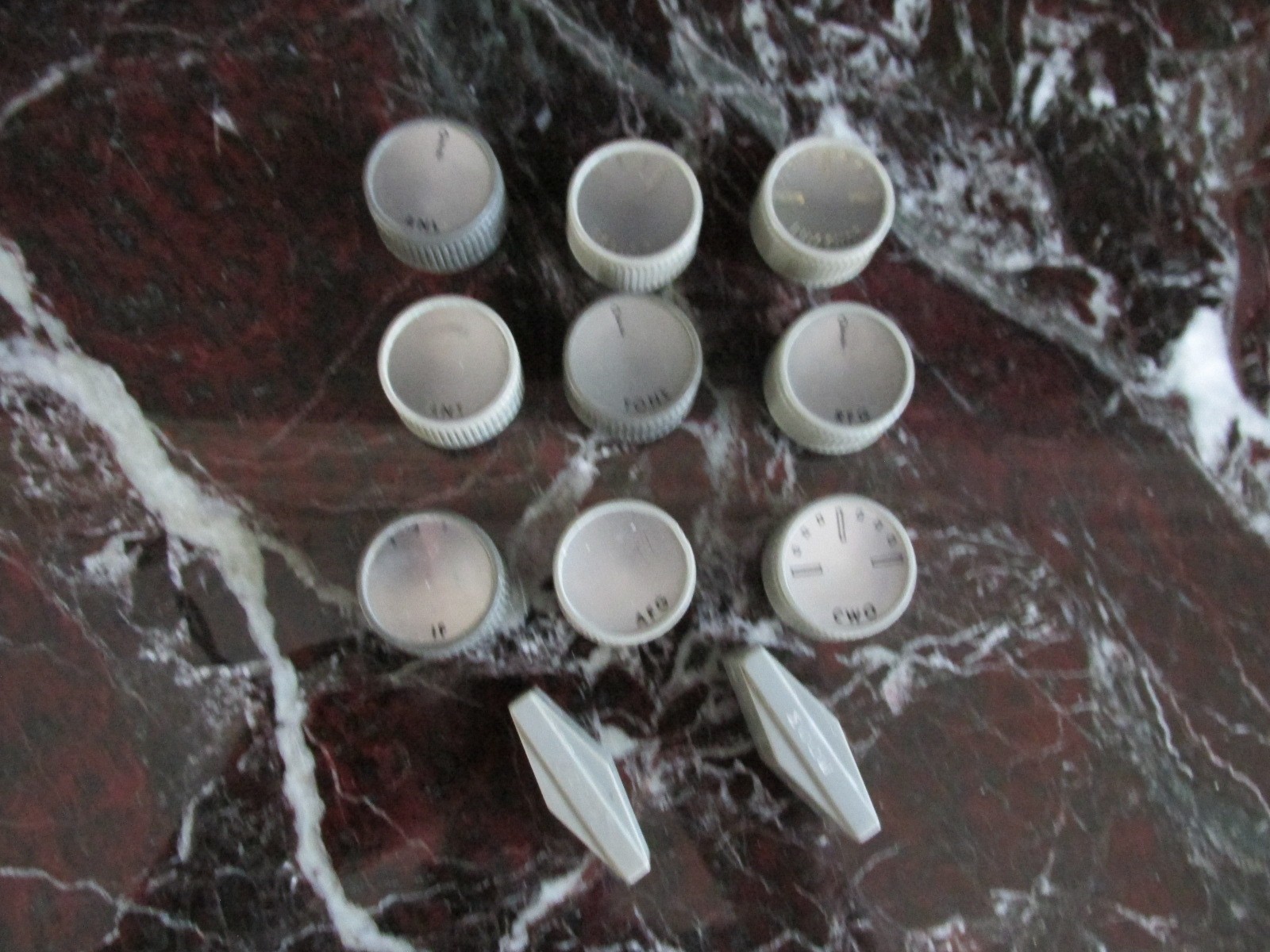 VERY NICE NATIONAL RADIO NC 300/03 KNOBS (OR OTHER)  54 66 183 270 109 240 HR0