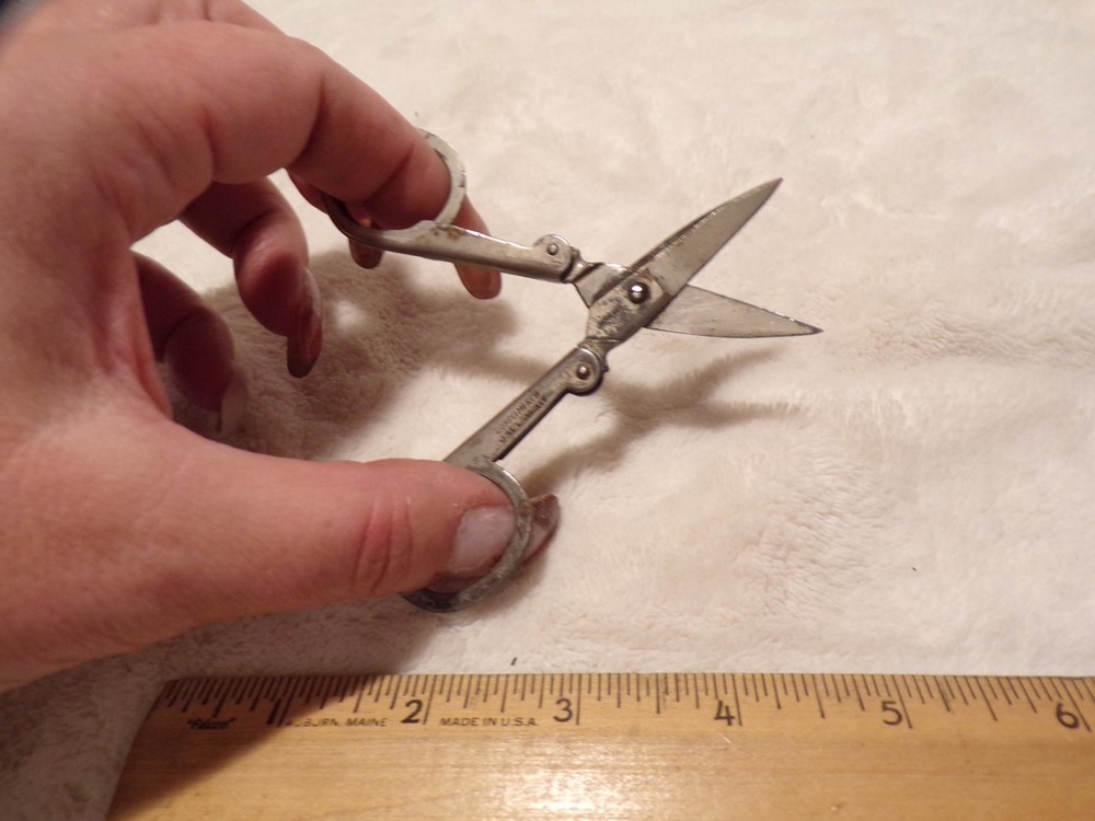 VTG Mini Folding Scissors Compliments J&EB Garrett