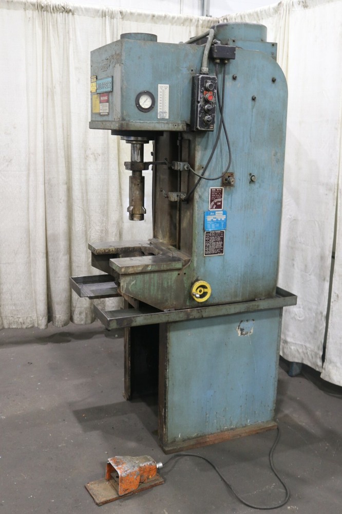 10 TON DENISON HYDRAULIC C FRAME PRESS: YODER #69803
