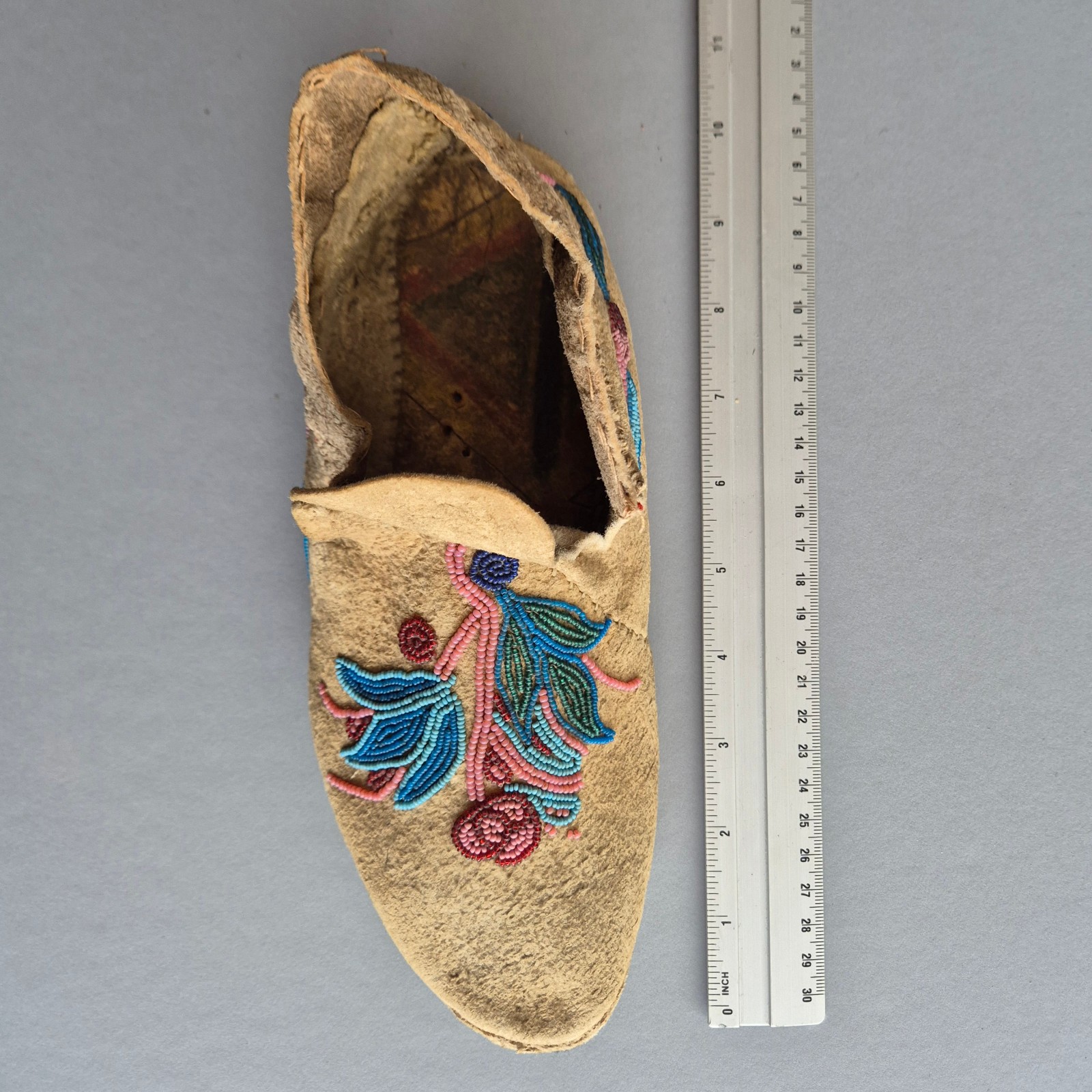 Antique SINGLE Cree/Ojibwe Buffalo Hide Moccasin, 1870s, ex-Gen. Charles F. ROE