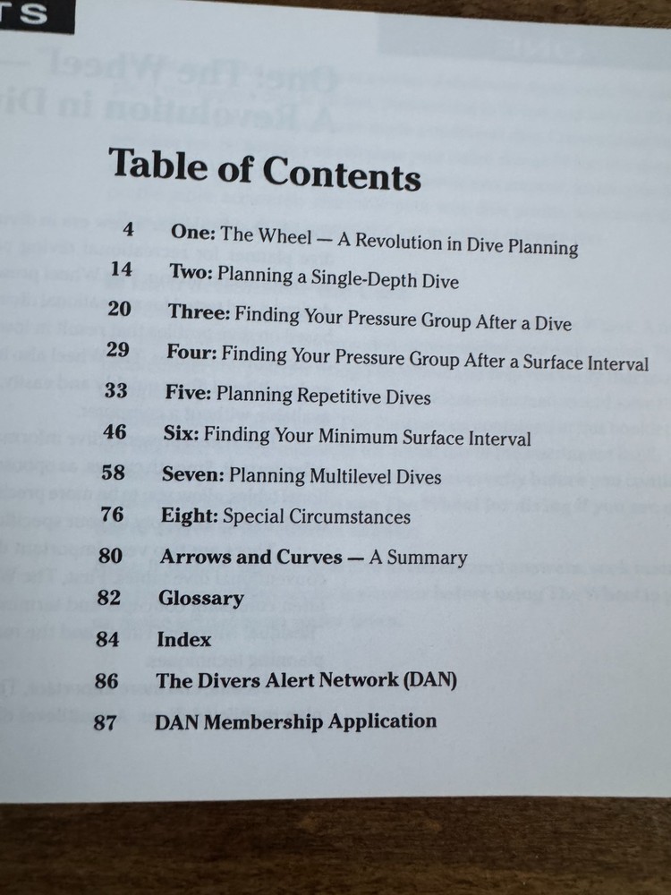 PADI DIVE COMPUTER & DIVEMASTER BOOKS & EDRPML ELECTRONIC SCUBA DIVING COMPUTER