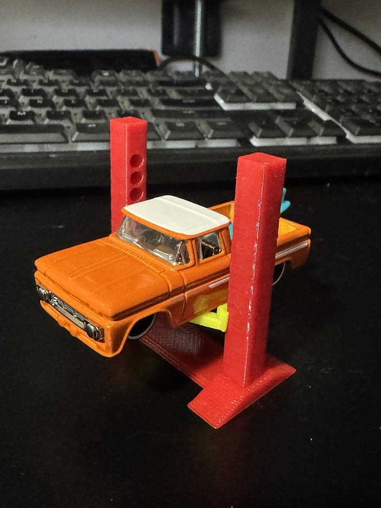 Hotwheels 2 Post Lift