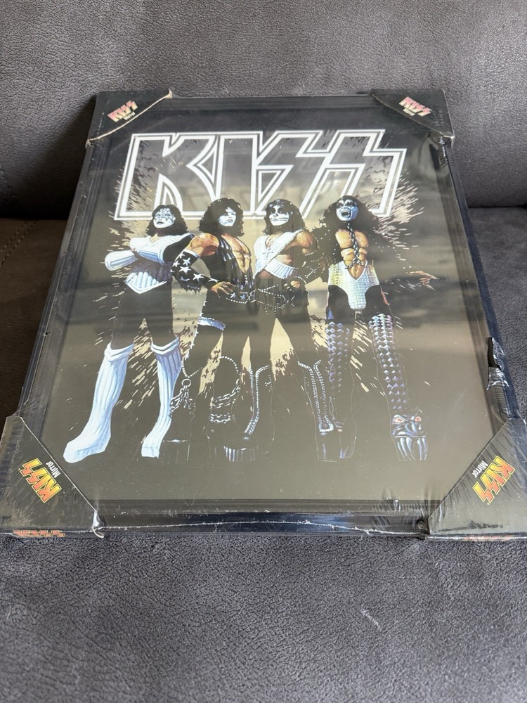 Kiss Love Gun Mirror