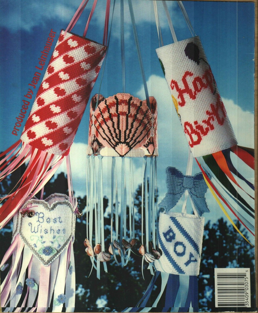 USED WINDSOCKS PARROT BUTTERFLY FLAG SEASHELL HEARTS PLASTIC CANVAS PATTERN BOOK