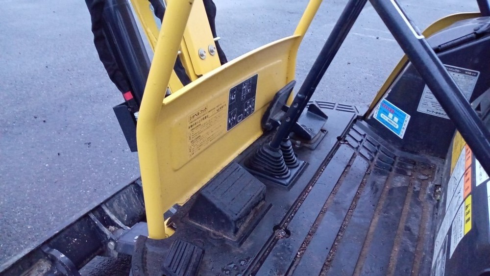 YANMAR MINI HYDRAULIC EXCAVATOR / VIO17