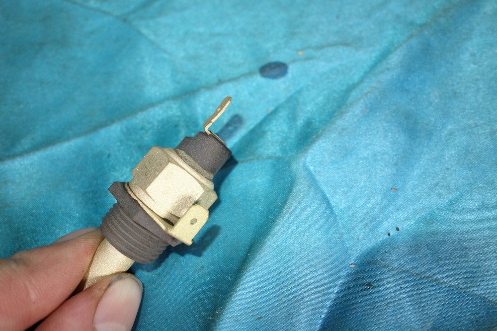 BMW e10 2002 e3 e9 temperature switch intake system temp switch intake system CS