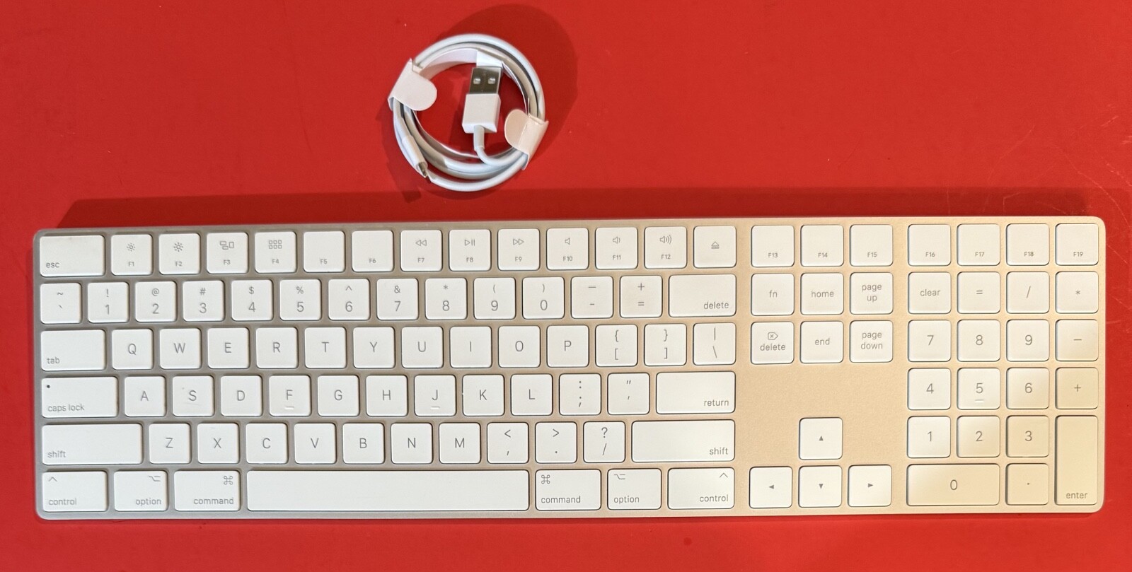 Apple Magic A1843 Magic Keyboard W/ Numeric Keys White Fully Tested Works Great