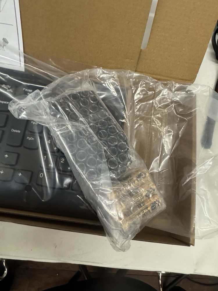 new Lenovo Wireless Keyboard and Mouse Combo for computer