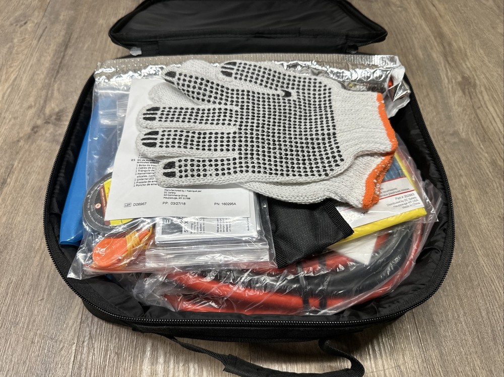 EMERGENCY ROADSIDE ASSISTANCE KIT