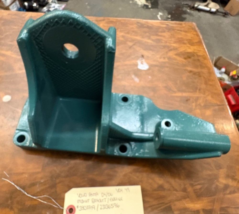 VOLVO PENTA D4/D6 MOUNT BRACKET/ENGINE #38D7719/23136596