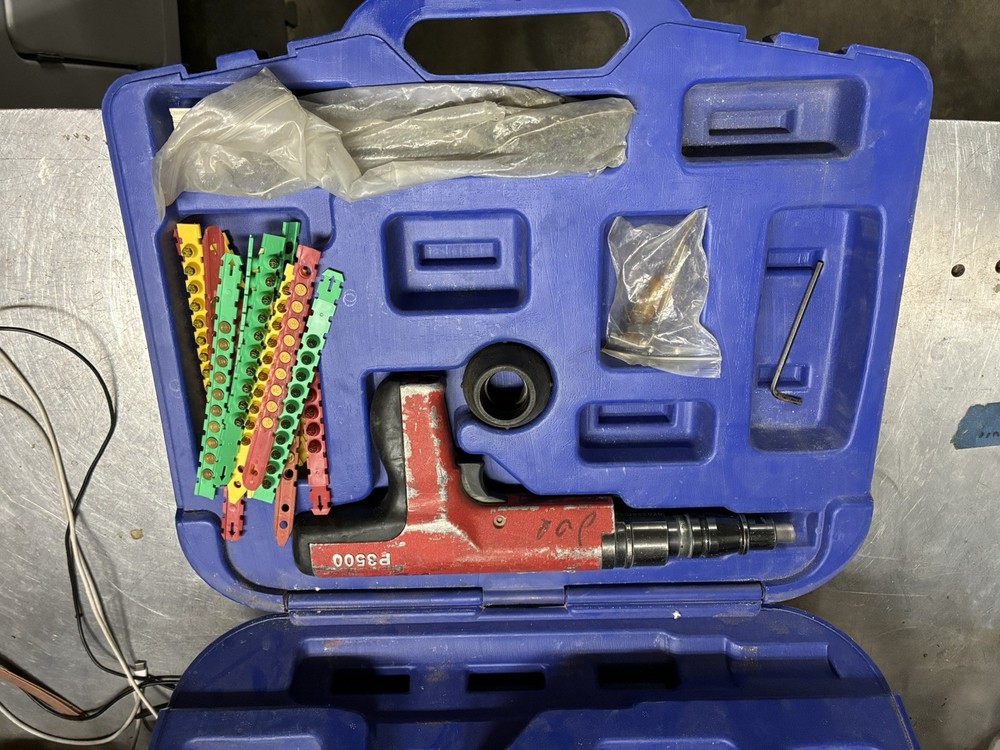 Power Actuated Tool Powers P3500 W/-case And Extras