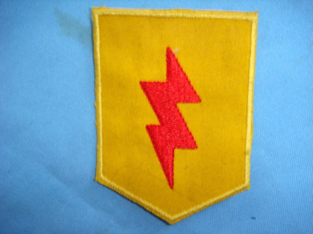 VIETNAM WAR PATCH, US 25th INFANTRY DIVISION TROPIC LIGHTNING