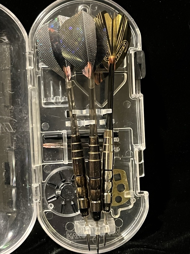 Halex Darts In Plastic Case