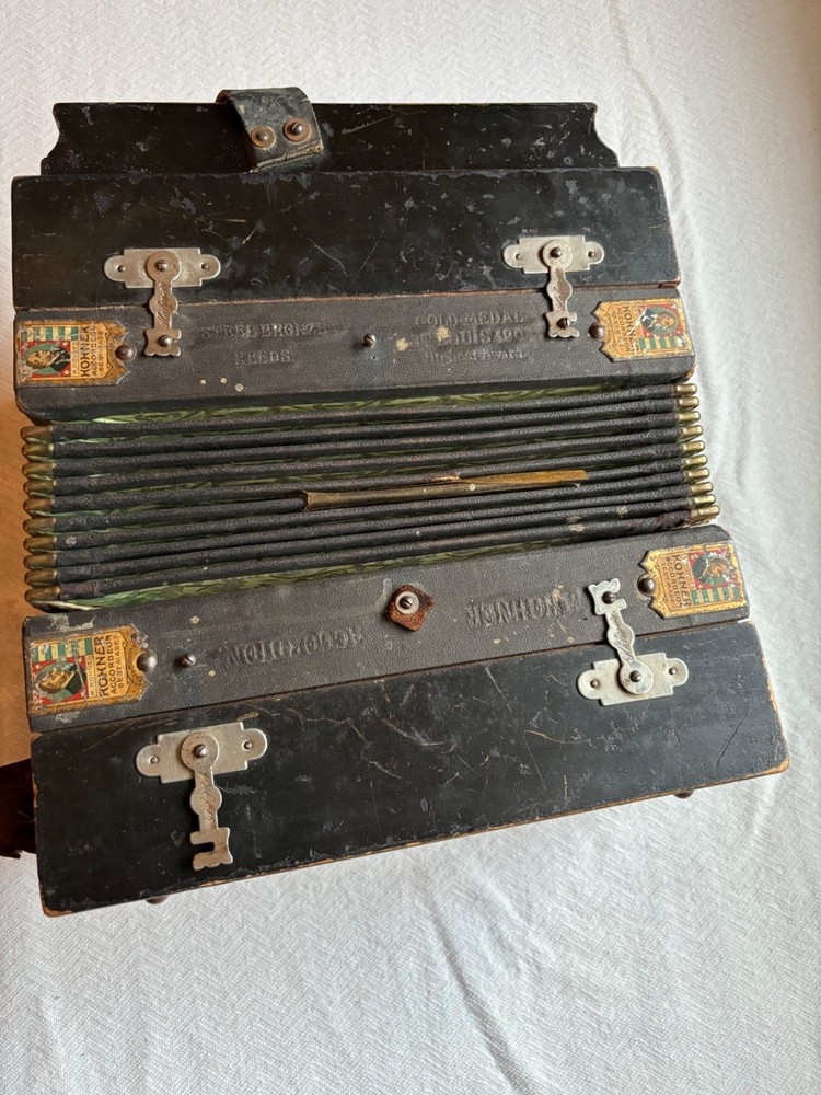 Antique M. Hohner Accordeon