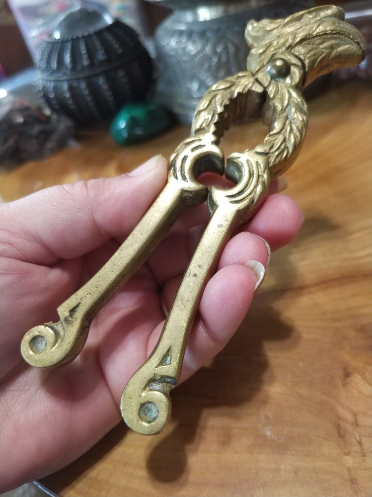 Vintage 1970s solid brass American eagle shaped novelty nutcracker
