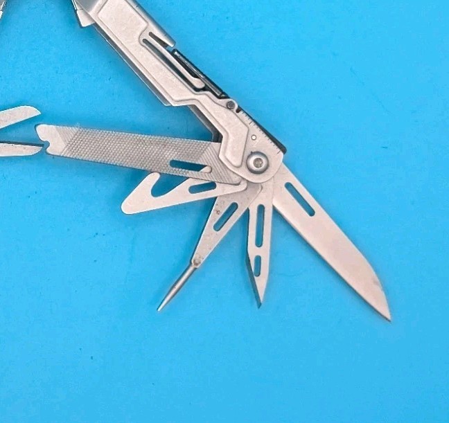 SOG PowerPint Tool Compact Lightweight Silver Multi-Tool!