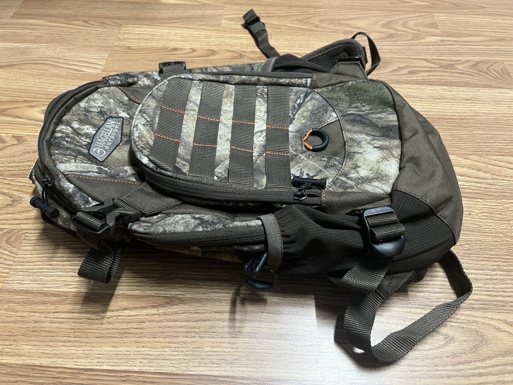 Magellan outdoors H2O Hiking/Hunting/Camping Backpack Insulated Multiple Pockets