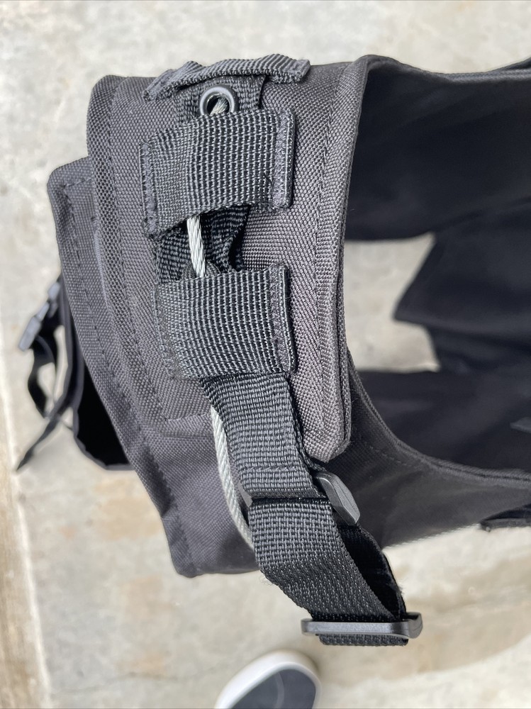 Outdoors Multi Functional Protective Tactical Vest Ajustable