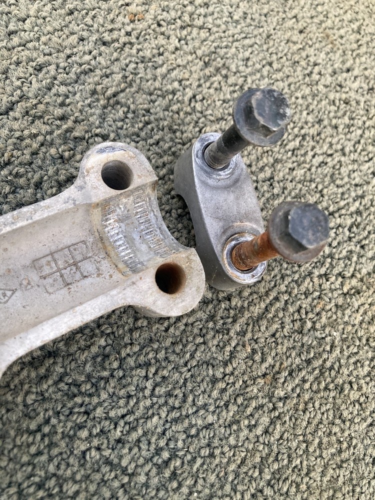 2000 YAMAHA BEAR TRACKER 250 2X4 HANDLEBAR RISER CLAMP BRACKET 99-04