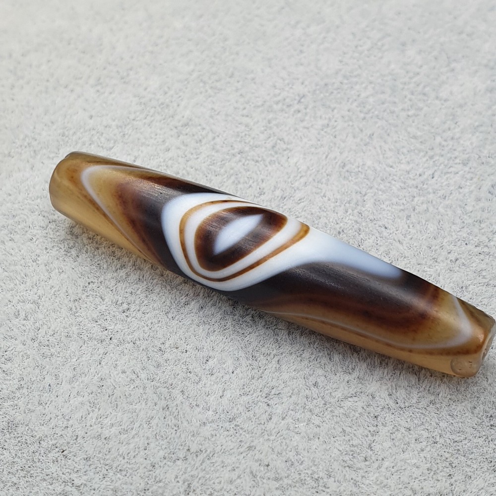 Vintage Natural Beautiful Eye Pattern Middle Eastern Agate Bead Amulet 48.5mm.