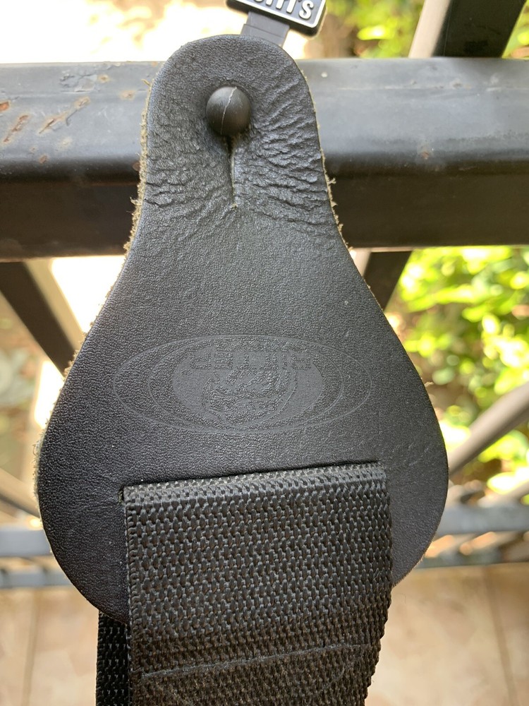 First Act Guitar Strap, Pre-Owned