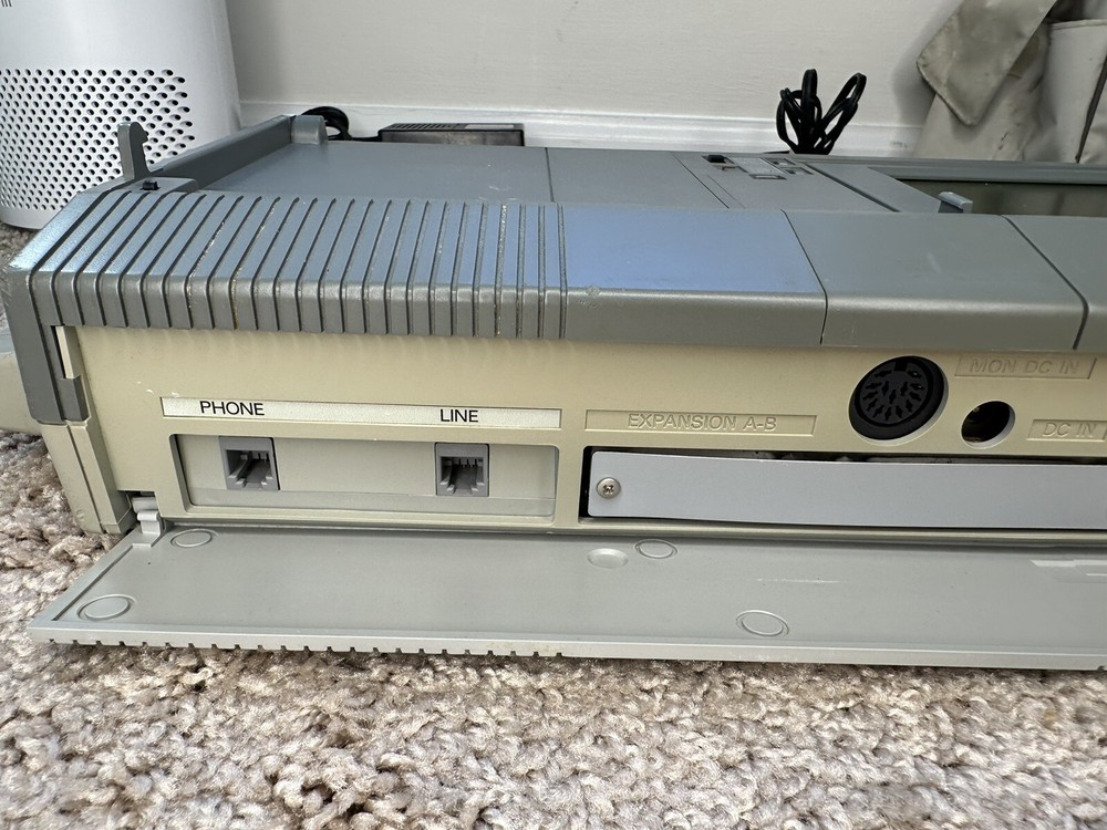 AMSTRAD PPC 640 Vintage Portable Computer