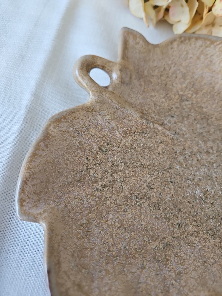 Leaf Pottery Dish Plate Beige Fall Autumn Table Decor
