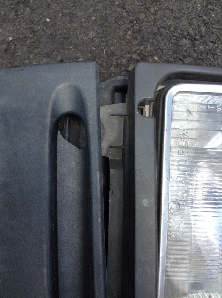 ISUZU NPR Headlamp Assembly