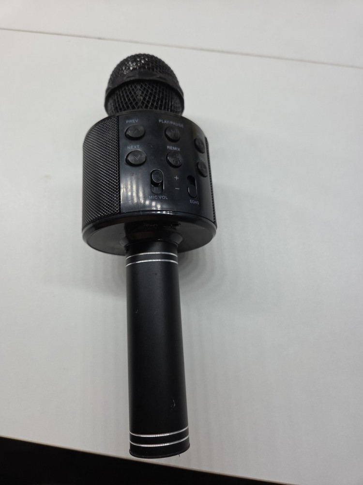 Karaoke Mic Bluetooth Black - Works - Needs Charging Cable