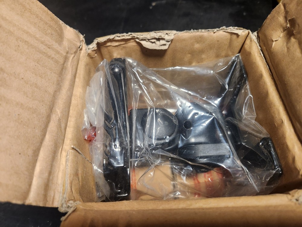 Clinton Electronics CE-174C LCD/PVM Wall Mount