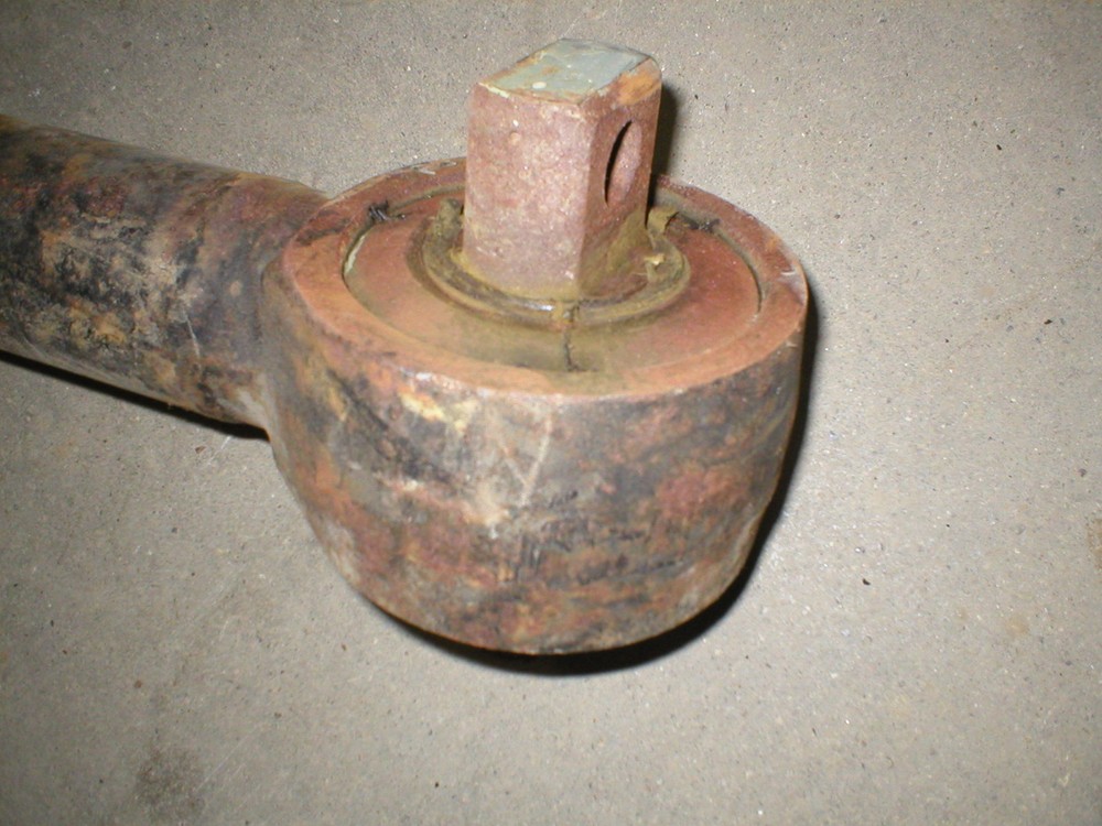 Terex 4066B strut link 15246226