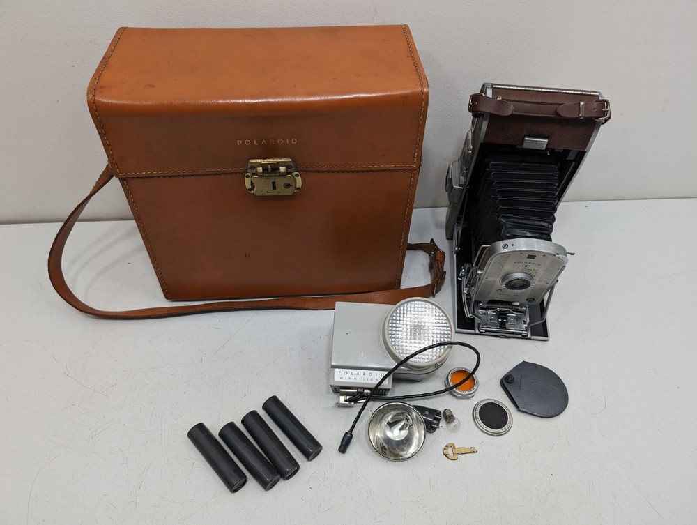 Vintage POLAROID Land Camera Speedliner 95A + Leather Case & extras