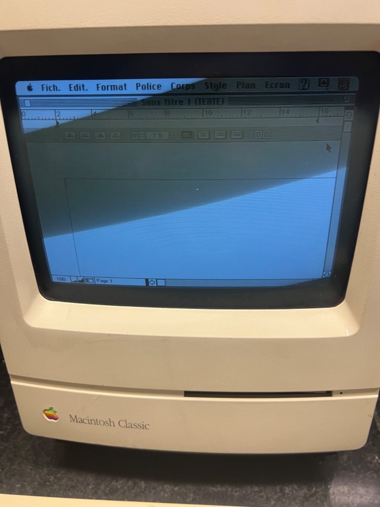 Macintosh Classic / keyboard mouse/ working!